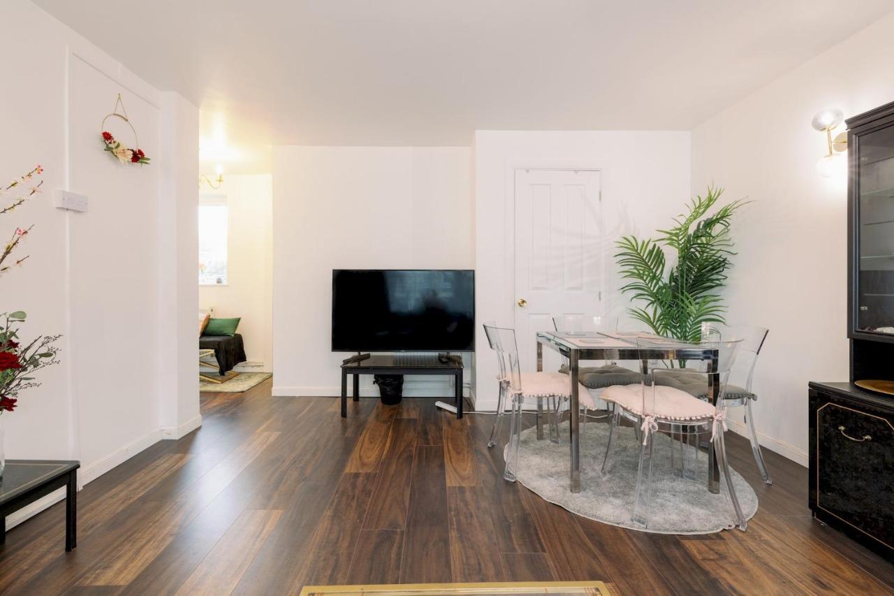 Near Excel, Stratford And Canary Wharf Holiday home